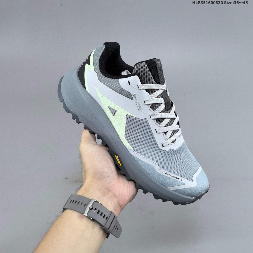 KAILAS Kuocang Low-Cut Hiking Shoes with Vibram Outsole - product image from the listing.