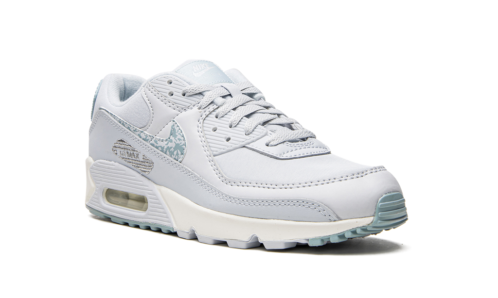 Women's AIR MAX 90 DJ5415 400 - product image from the listing.