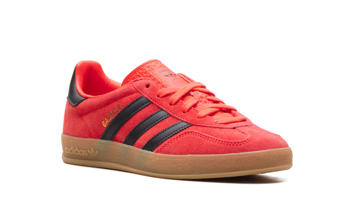 "Lucid Red Black" GAZELLE INDOOR JR6304 - product image from the listing.