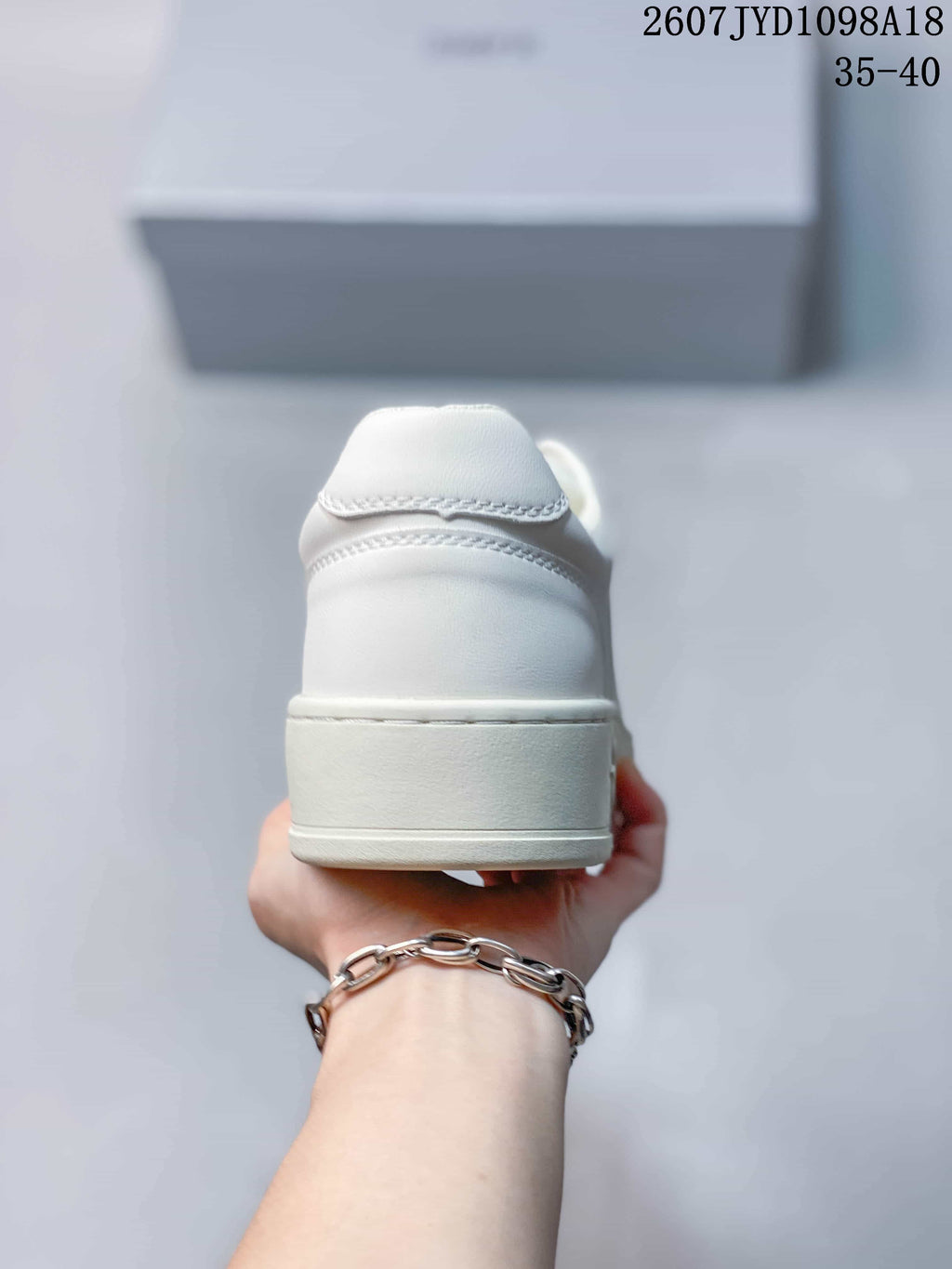 SMFK 711580EWO Low-Top Sneakers in White - product image from the listing.