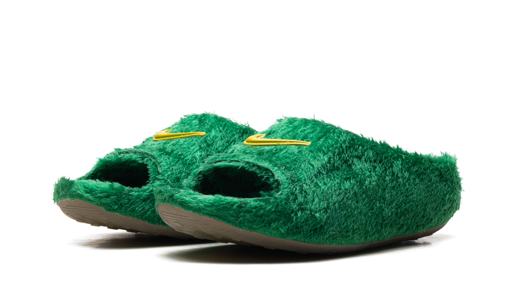 ".SWOOSH - Touch Grass" ReactX Rejuven8 Slide IO9763 300 - product image from the listing.
