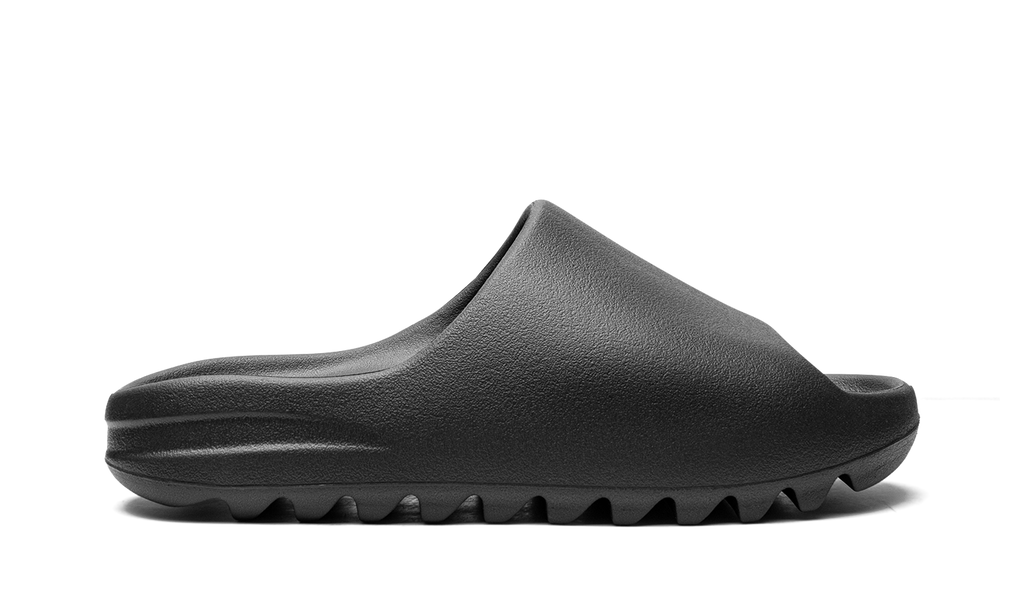 "Onyx 2022/2023" Yeezy Slide HQ6448 - product image from the listing.