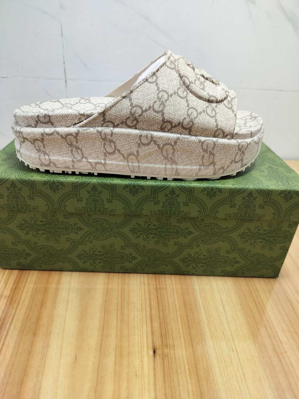 S6 - 2023 GG Thick Sole Slippers - product image from the listing.