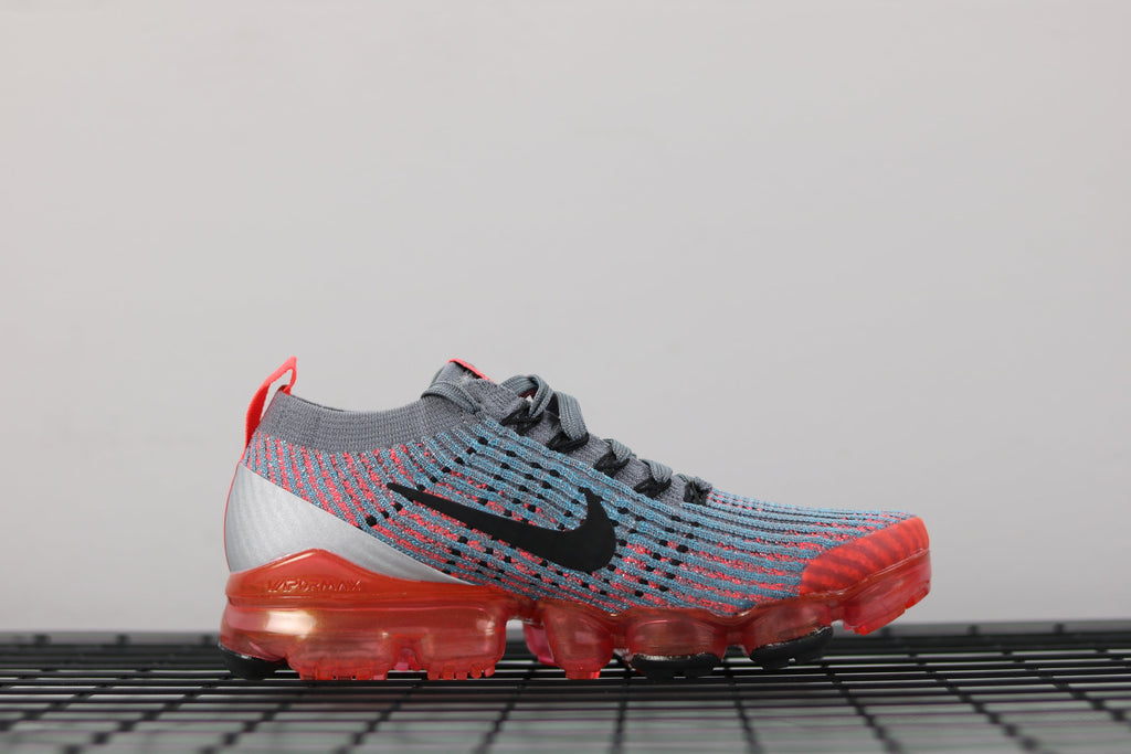 Nike Air VaporMax Flyknit 3 AJ6910-601 Trainers - product image from the listing.