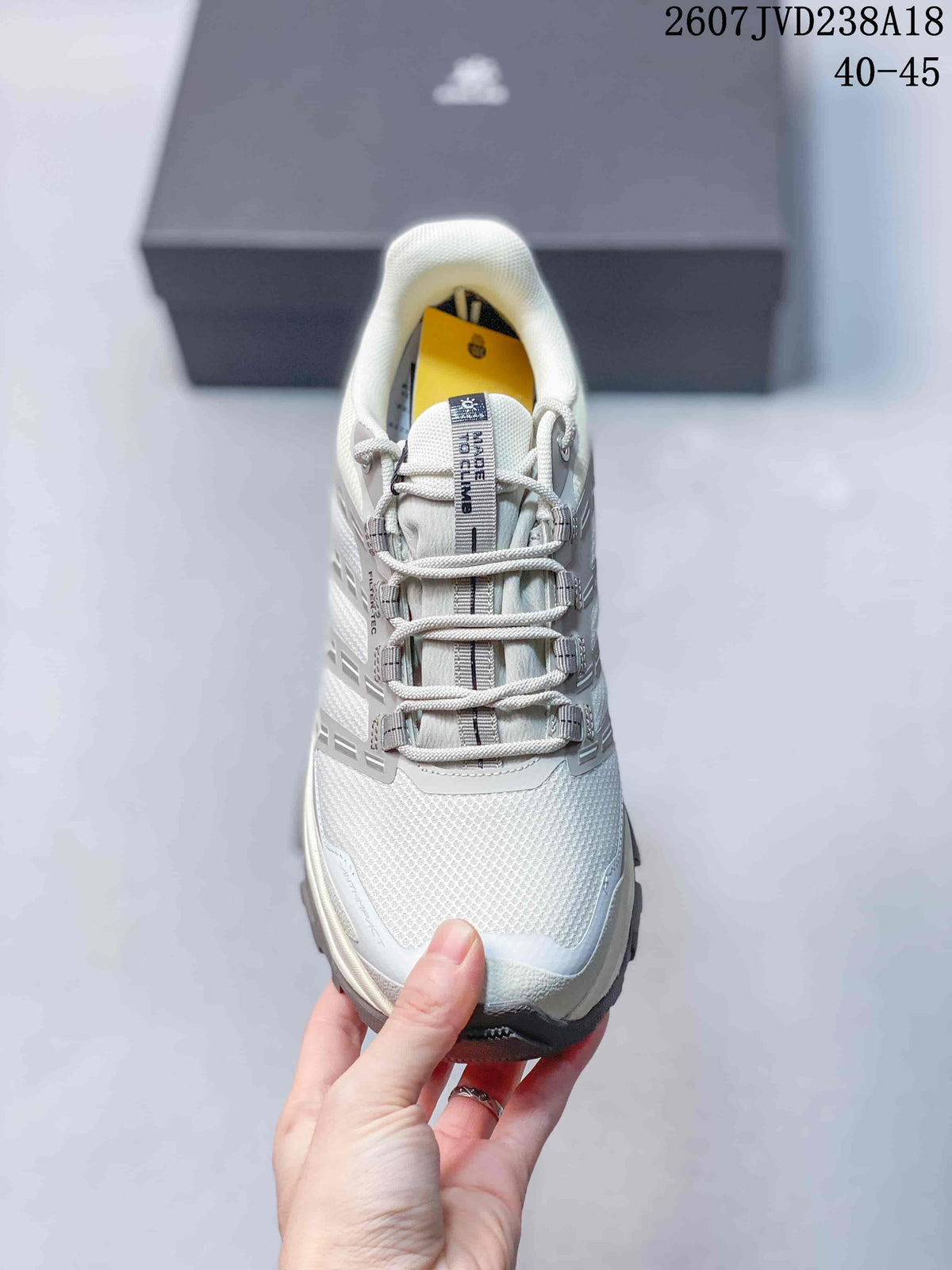KAILAS Expedition-5 Low-Cut Hiking Shoes White/Gray 711780RRY - product image from the listing.