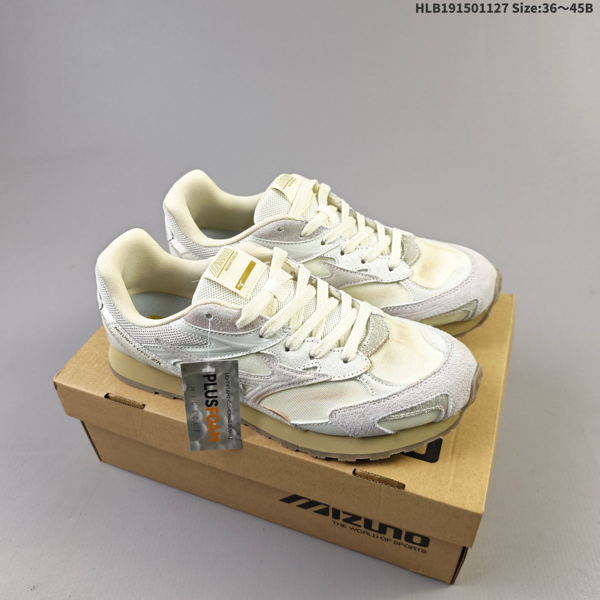 Mizuno Retro Sneakers for Running - product image from the listing.