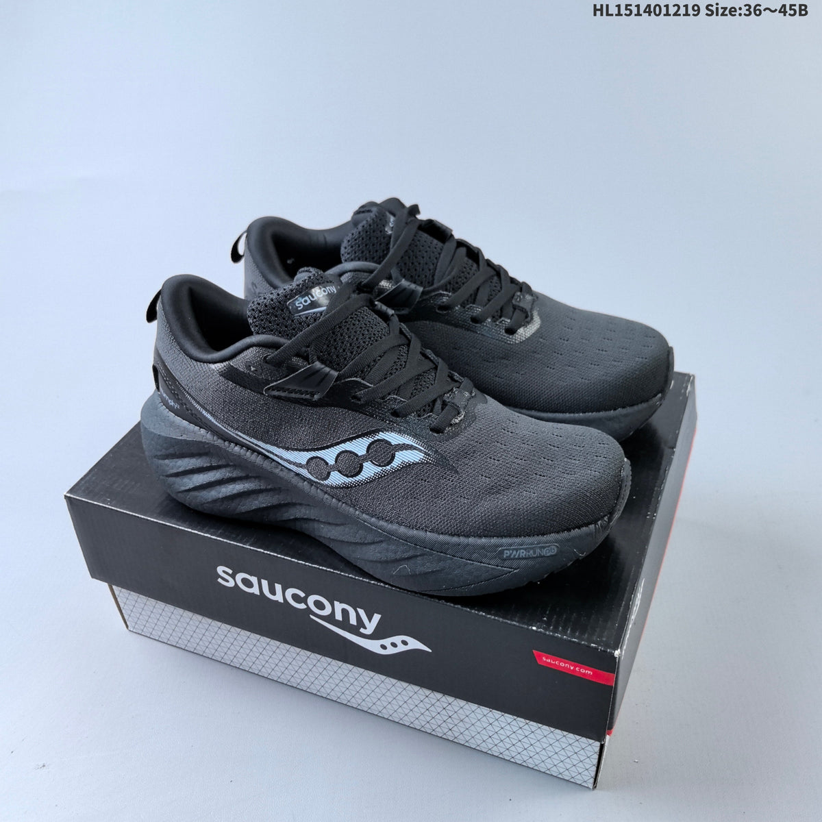 Saucony Triumph 22 Shoes for Running - product image from the listing.