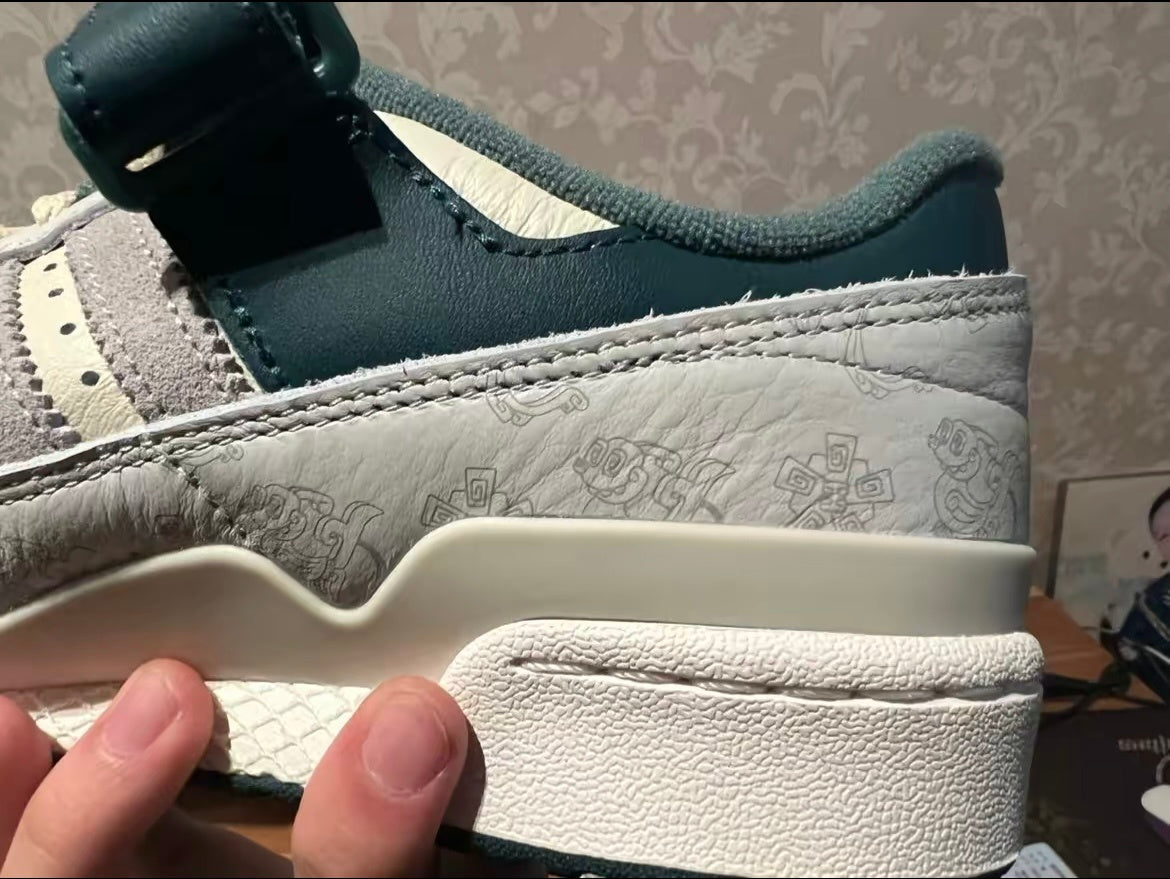 Adidas Originals Forum 84 Low Sneakers in White Green HP2067 - product image from the listing.