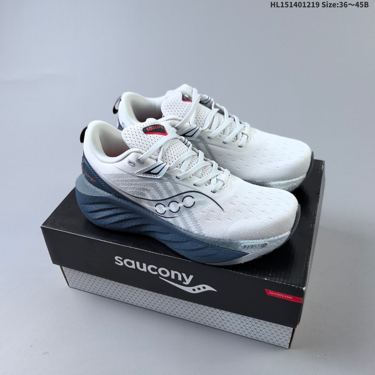 Saucony Triumph 22 Shoes for Running - product image from the listing.
