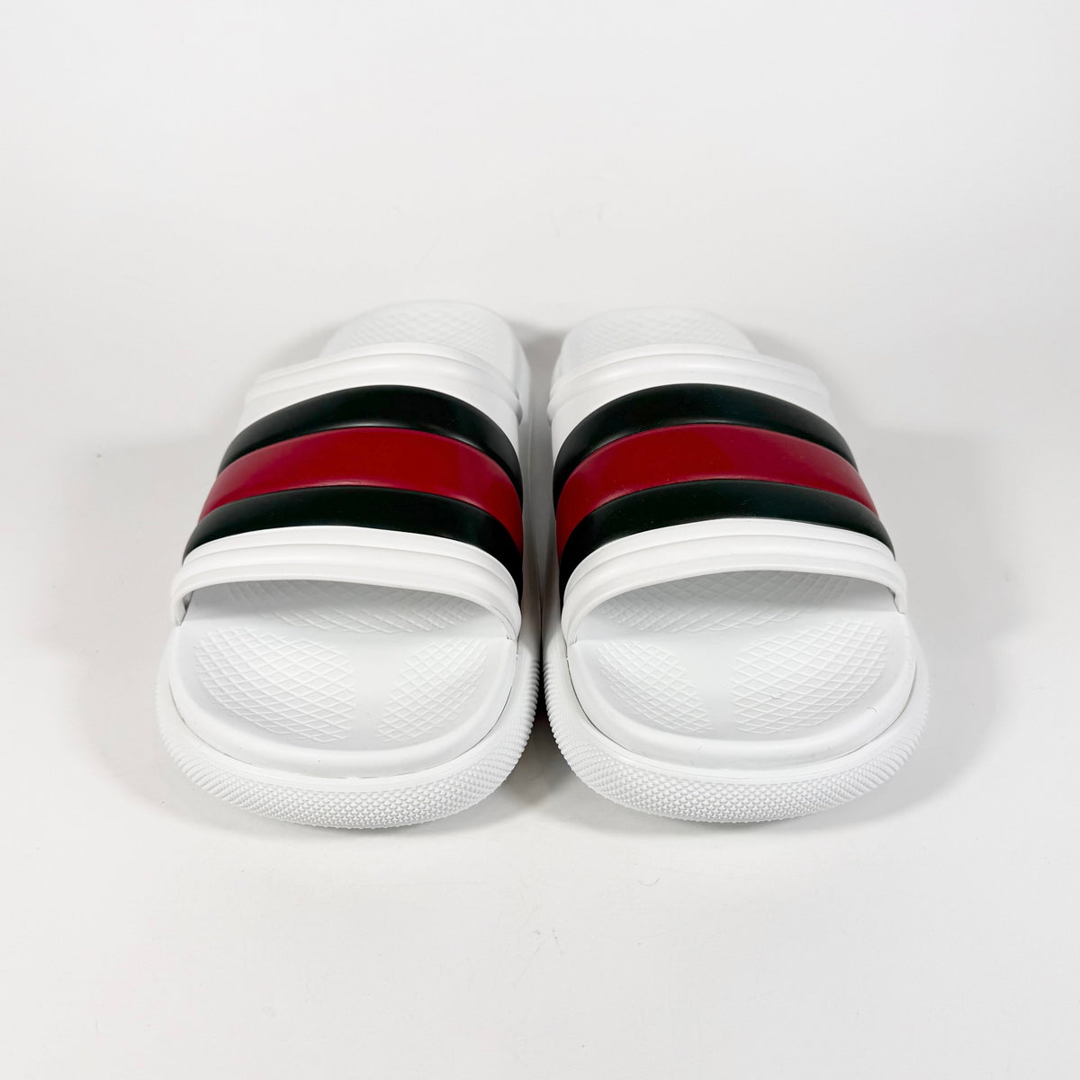 Men's Gucci Web Rubber Pool Slide - 8.5 - product image from the listing.