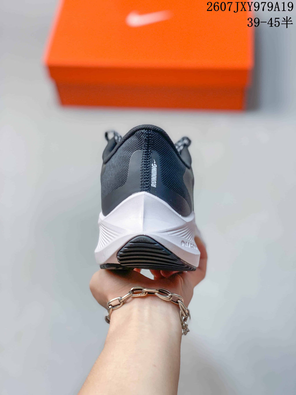 Men's Nike Zoom Winflo 7 Running Shoes Dark Gray 07JXY979A19 - product image from the listing.