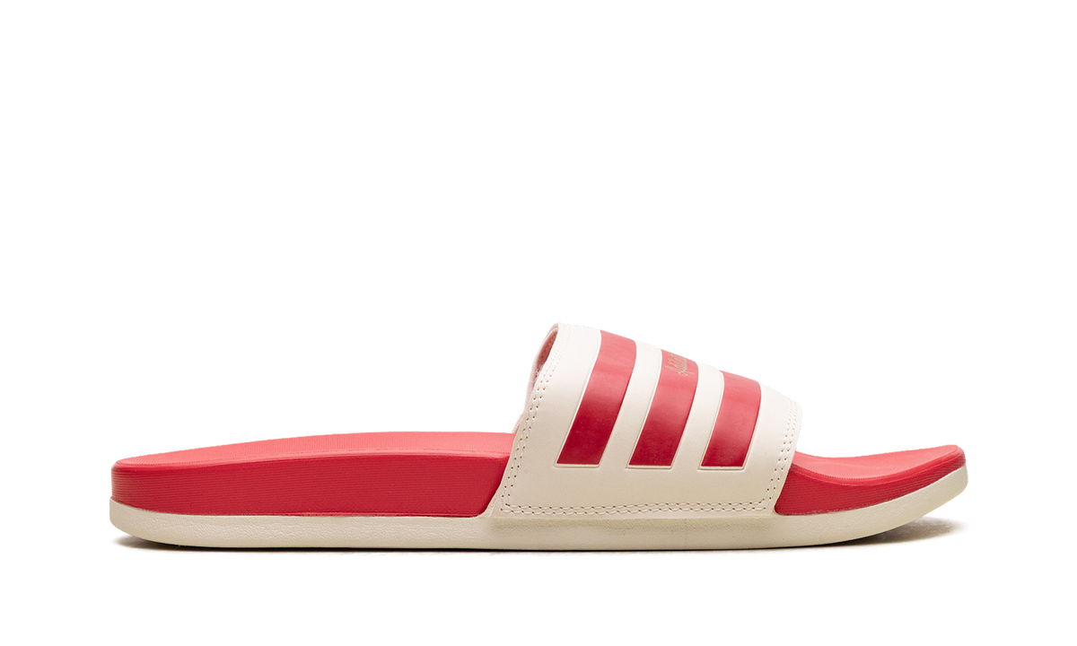 "White" ADILETTE COMFORT GW8755 - product image from the listing.