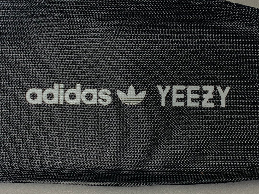 adidas Yeezy Boost 350 V2 Cinder Trainers FY2903 - product image from the listing.