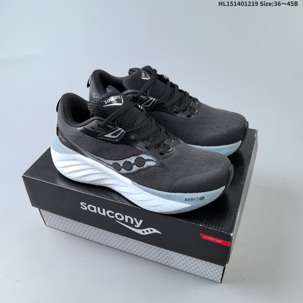 Saucony Triumph 22 Shoes for Running - product image from the listing.