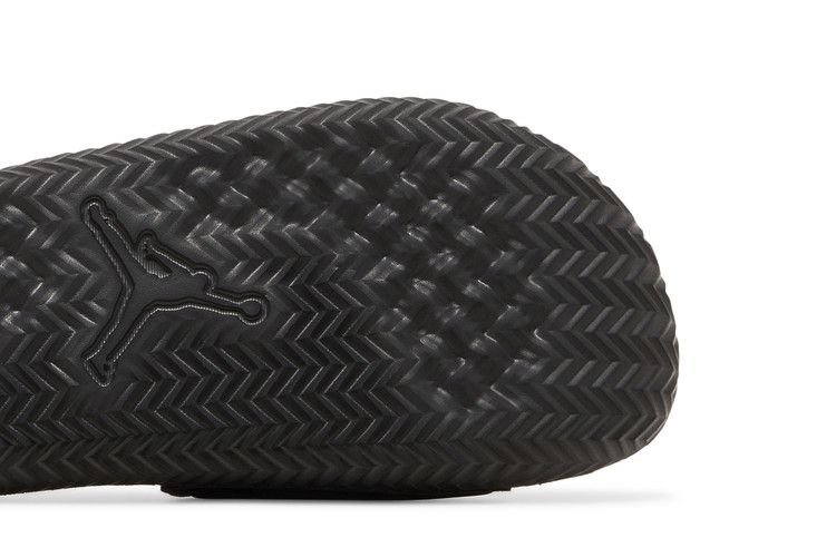 Jordan Play Slide Anthracite in University Red - product image from the listing.