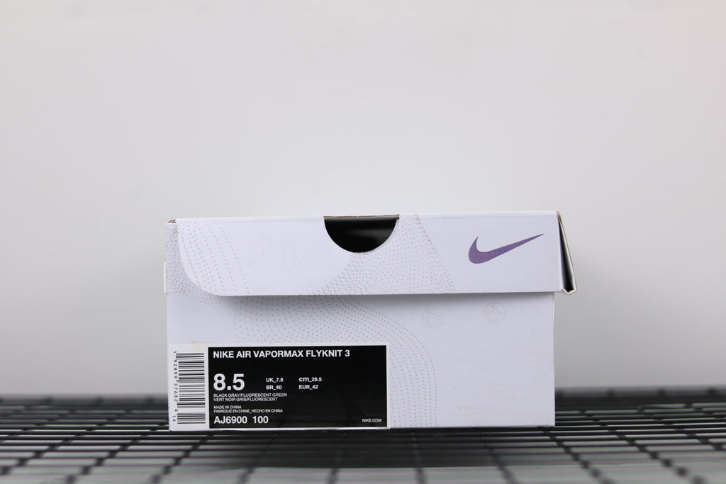 Nike Air VaporMax Flyknit 3 AJ6900-100 Trainers - product image from the listing.