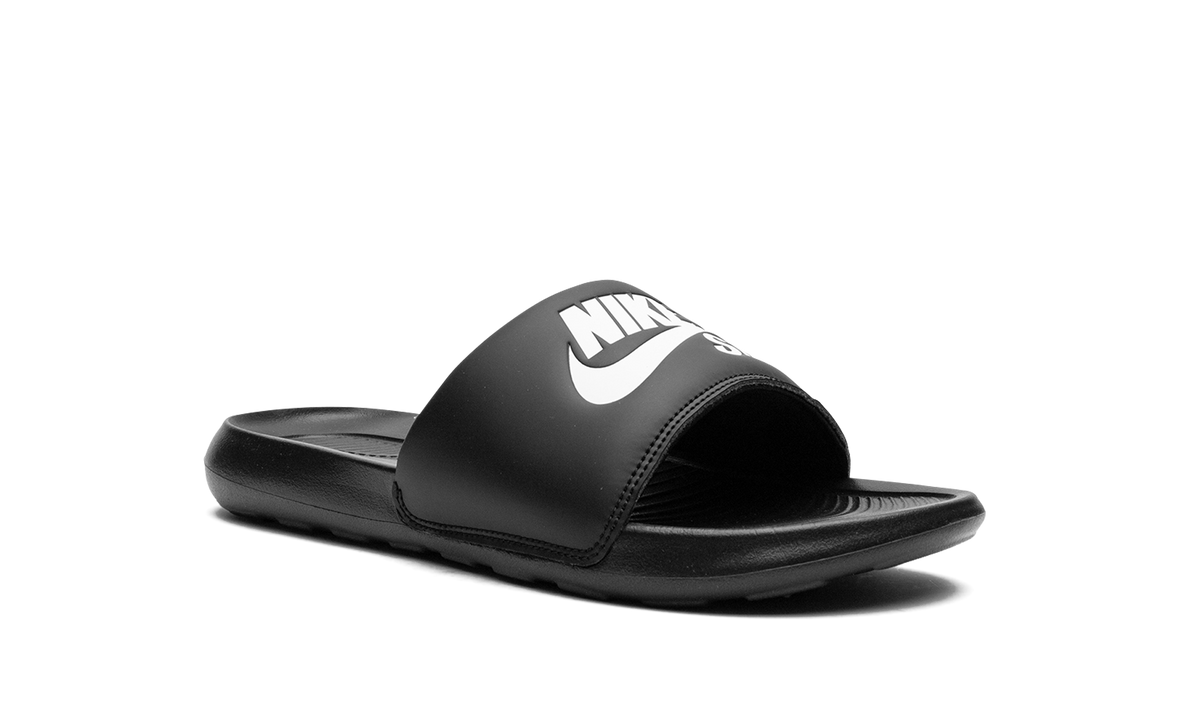 "Black White" SB Victori One Slide DR2018 001 - product image from the listing.