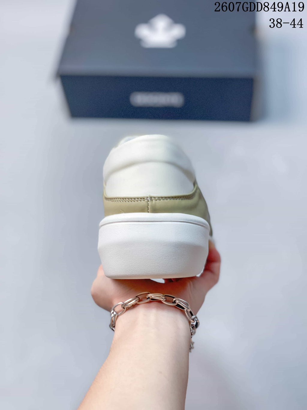 DESCENTE Beige Casual Trainers with White Sole 2607GDD849A19 - product image from the listing.