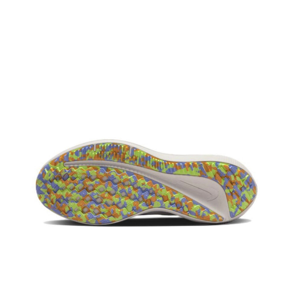 Nike Air Winflo 9 Running Shoes in White Blue DR8802-100 - product image from the listing.