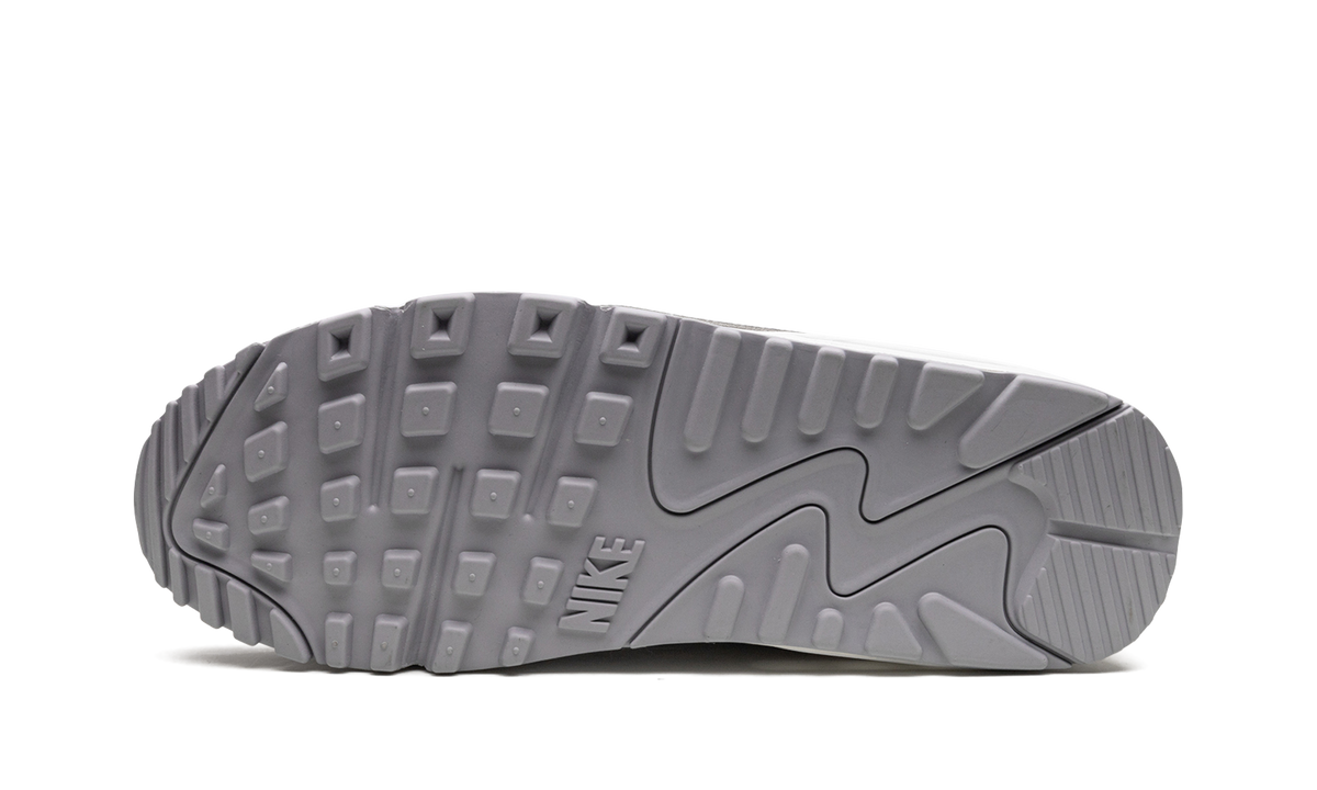 Women's AIR MAX 90 FUTURA MNS "Summit White / Pure Platinum" DM9922 103 - product image from the listing.