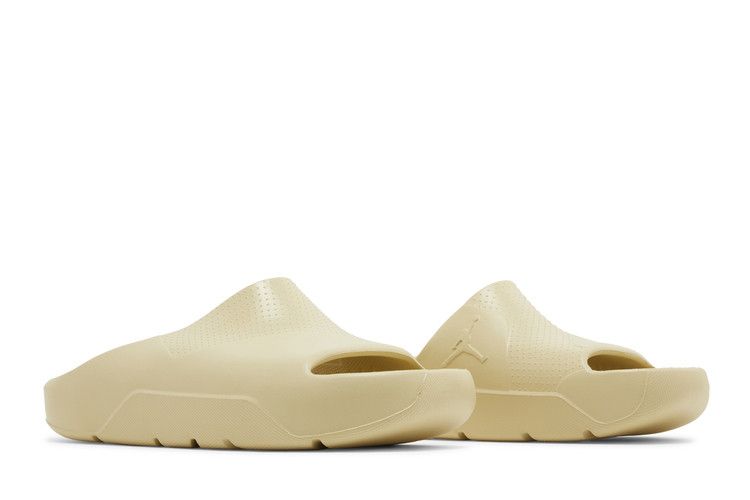 Jordan Post Slide Team in Gold - product image from the listing.