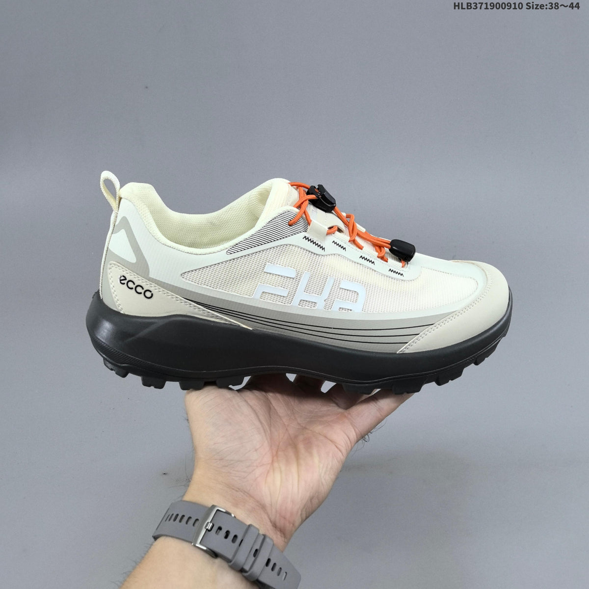 Men's ECCO Low-Top Outdoor Sneakers, Black or Off-White - product image from the listing.