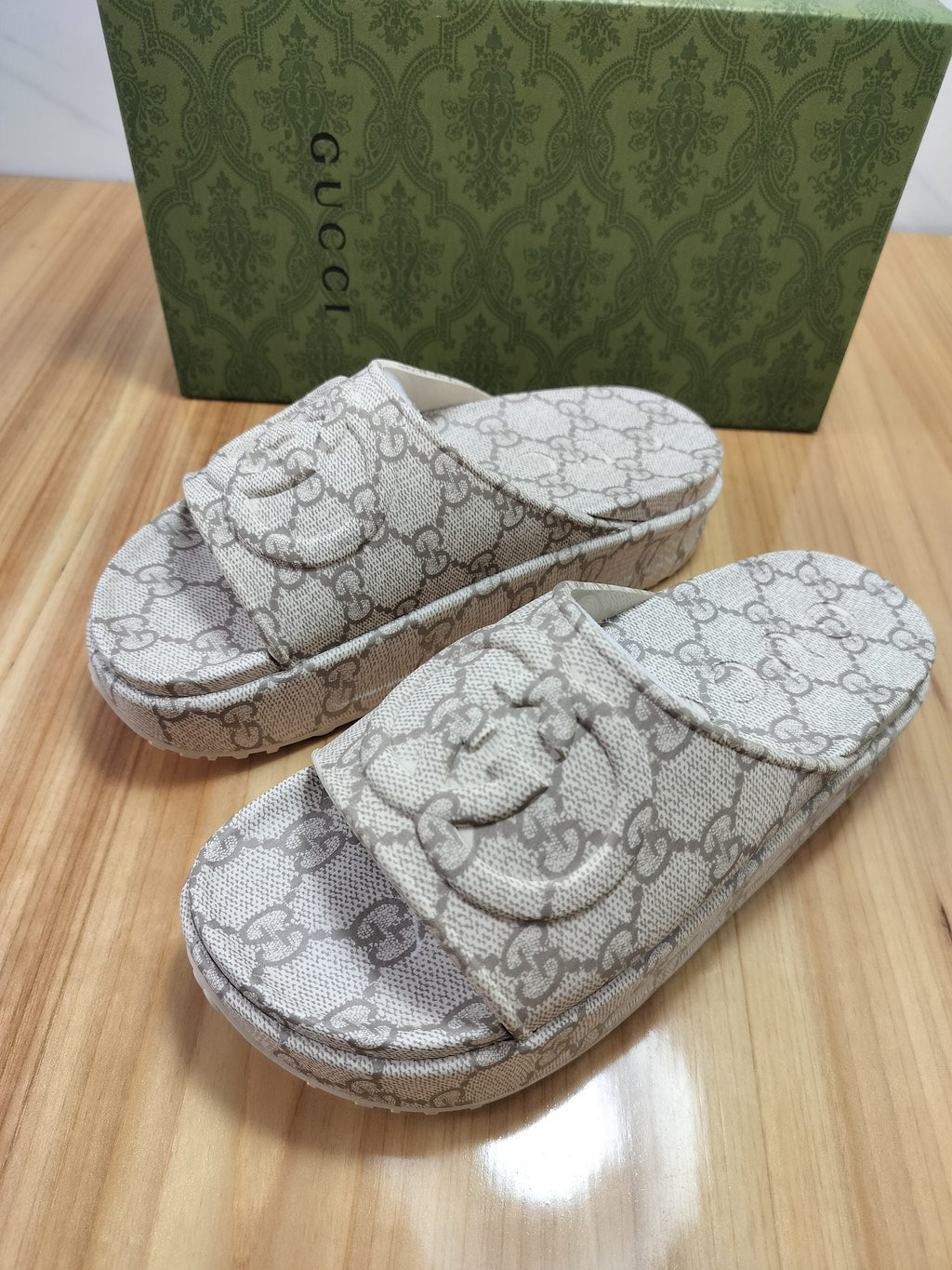 S6 - 2023 GG Thick Sole Slippers - product image from the listing.