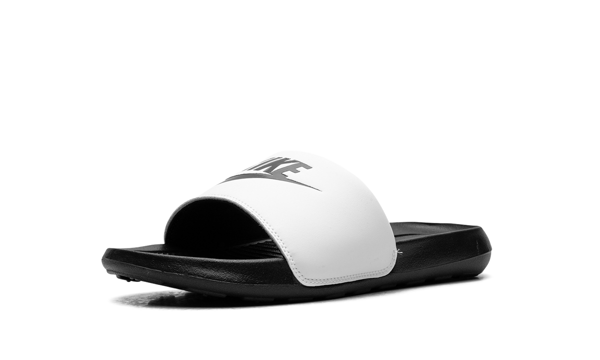 "Black White" Victori One Slide CN9675-005 - product image from the listing.