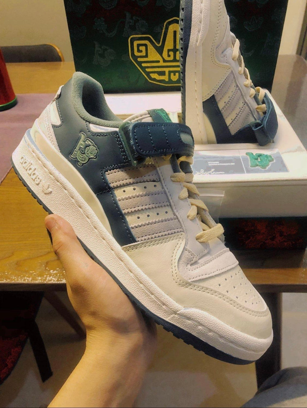 Adidas Originals Forum 84 Low Sneakers in White Green HP2067 - product image from the listing.