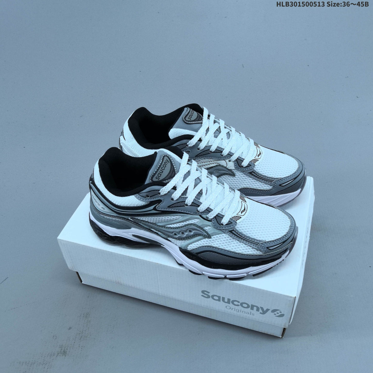 Saucony ProGrid Omni 9 Retro Sneakers for Running - product image from the listing.