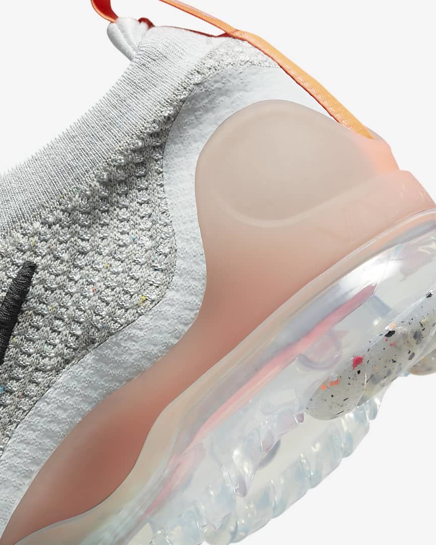 Nike Air VaporMax 2021 Flyknit Trainers DH4084-002 - product image from the listing.