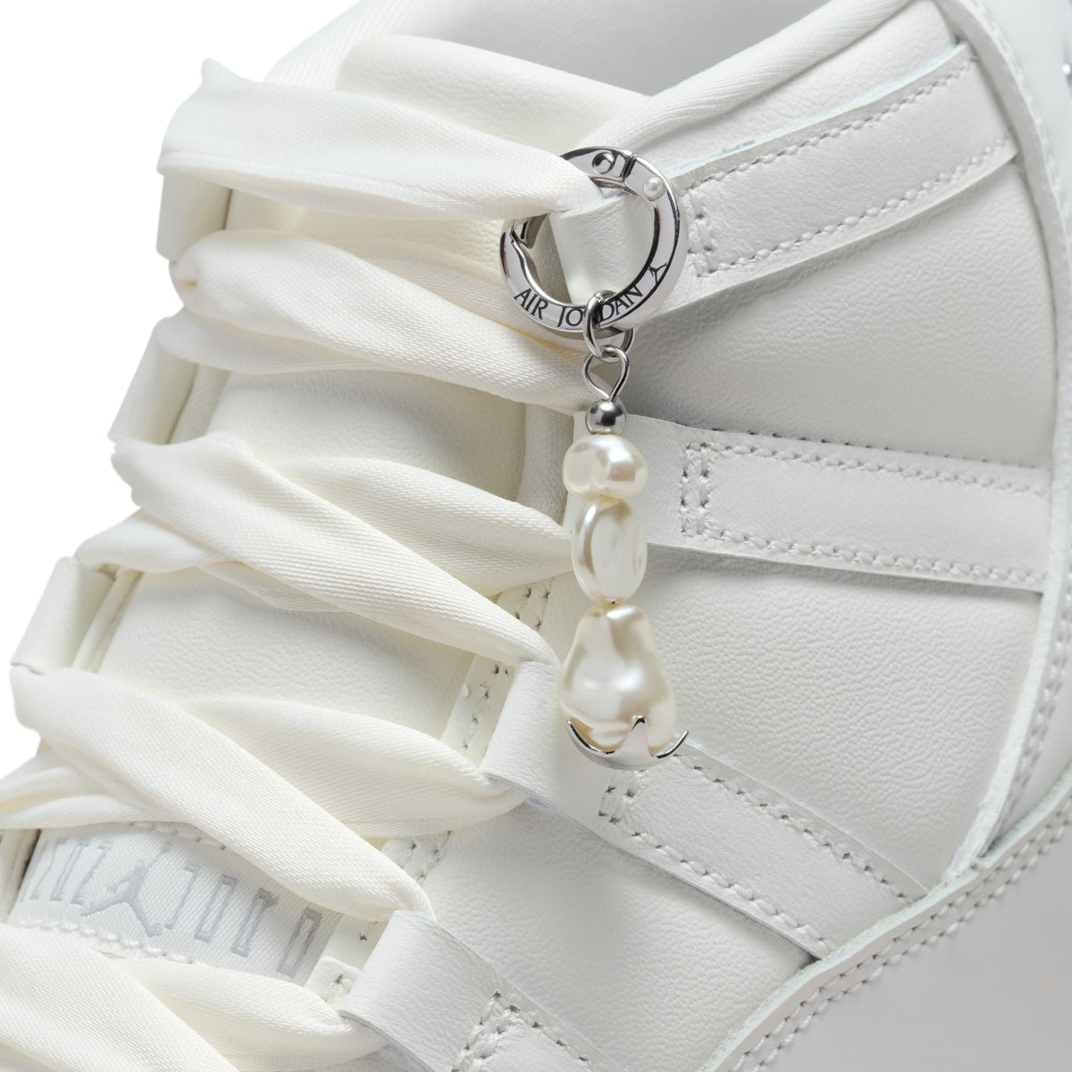 "Pearl" Air Jordan 11 Retro SAIL/PEARL GREY-WHITE-METALLIC SILVER - product image from the listing.