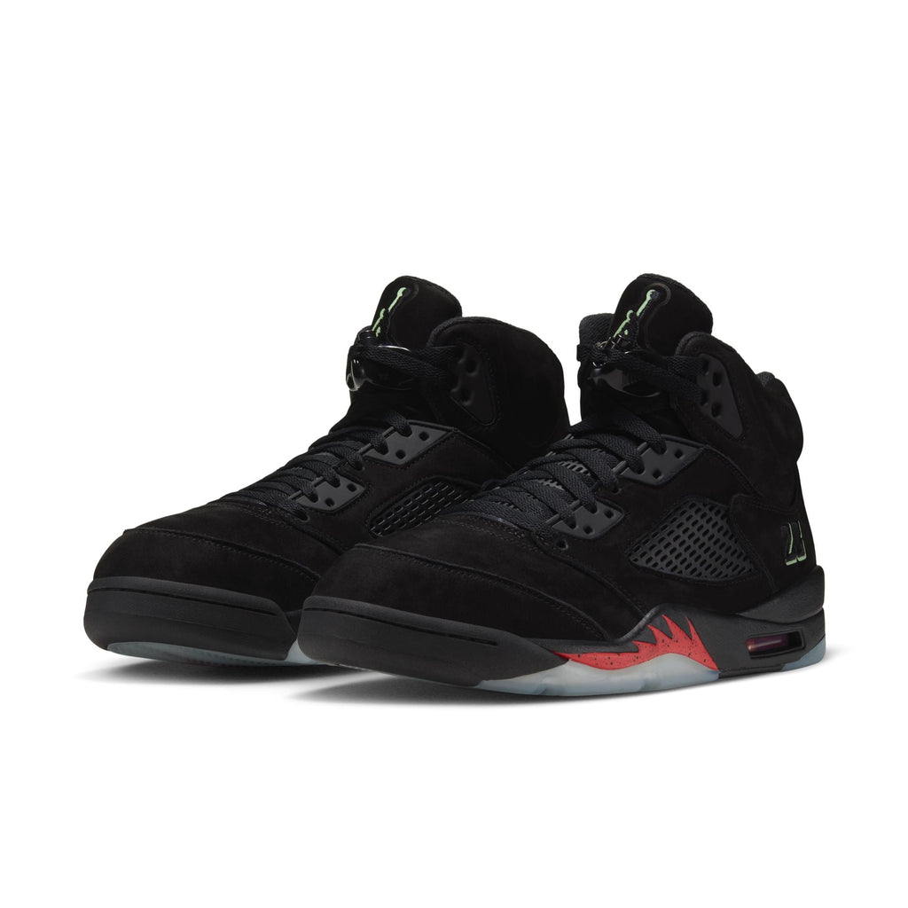 Air Jordan 5 Retro "Halloween" - BLACK/BLACK-PICANTE RED-GLOW N THE DARK for Men - product image from the listing.