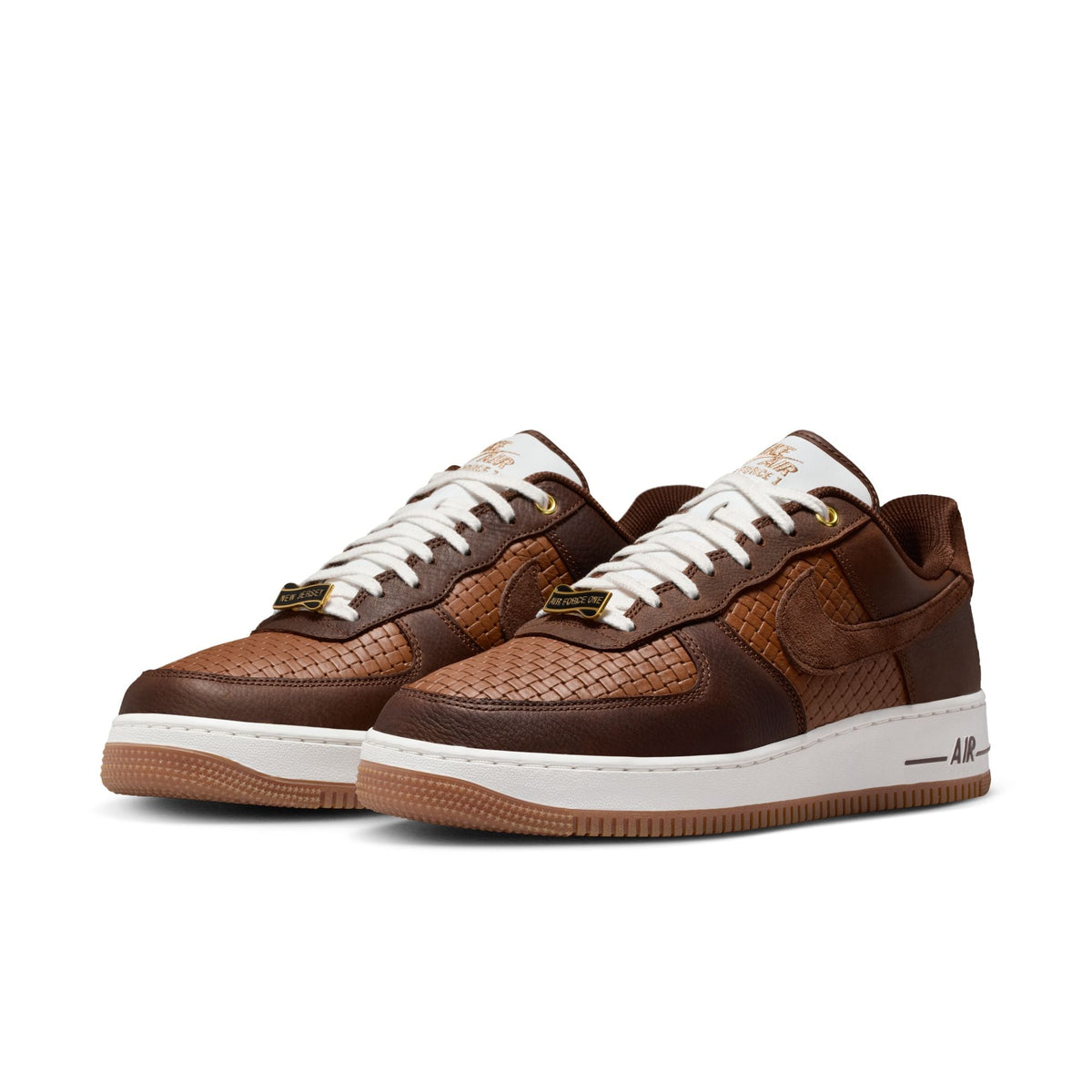 Nike Air Force 1 '07 Lv8 "Jersey Made It" -CACAO WOW/LT BRITISH TAN-SUMMIT WHITE for Men - product image from the listing.