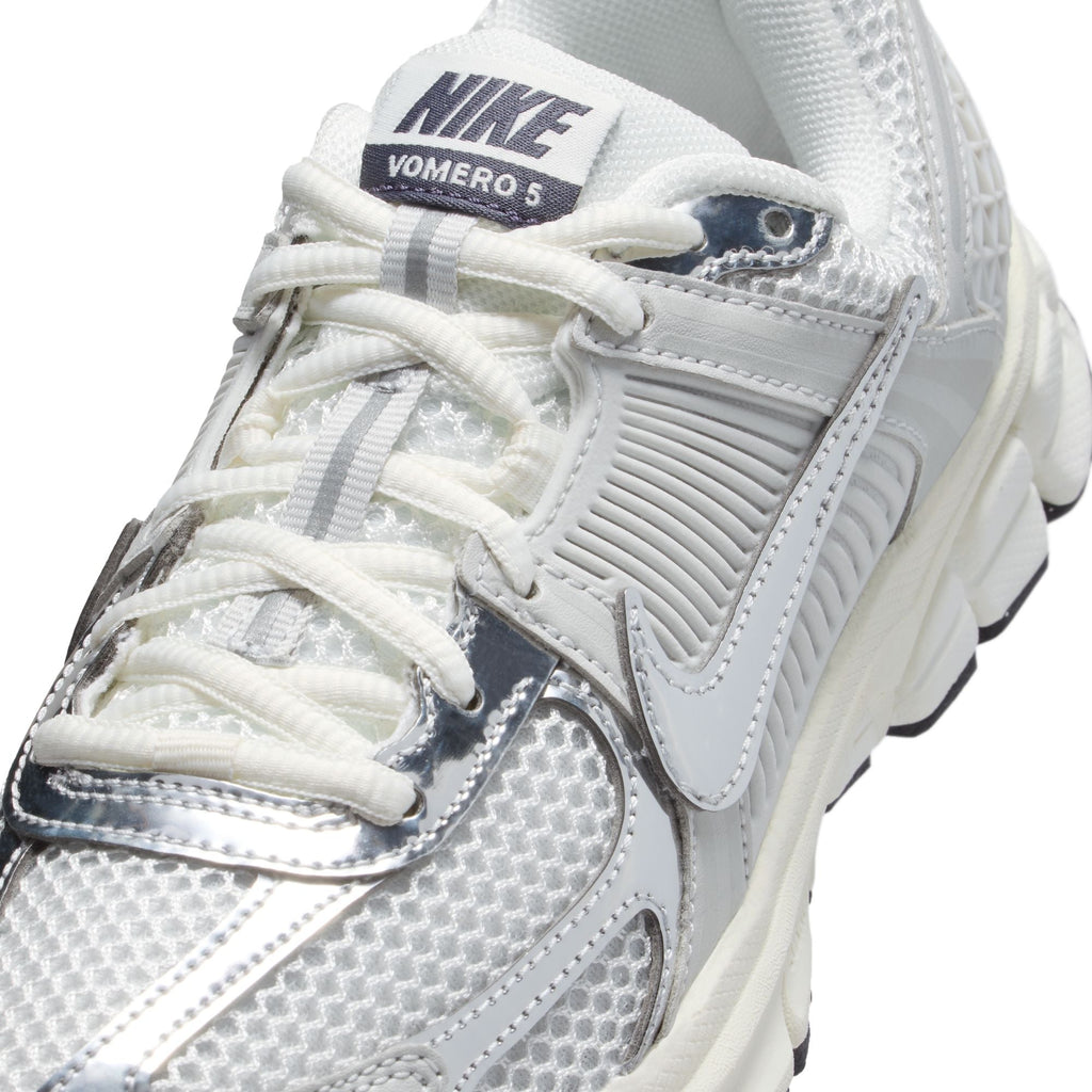 PHOTON DUST/CHROME-GRIDIRON-SAIL - Nike Vomero 5 GS - product image from the listing.
