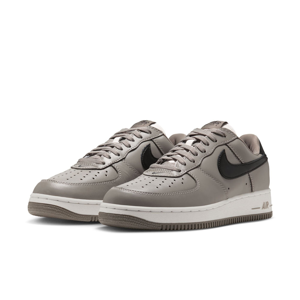 Nike Air Force 1 '01 - LIGHT ARMY/BLACK-SAIL for Men - product image from the listing.