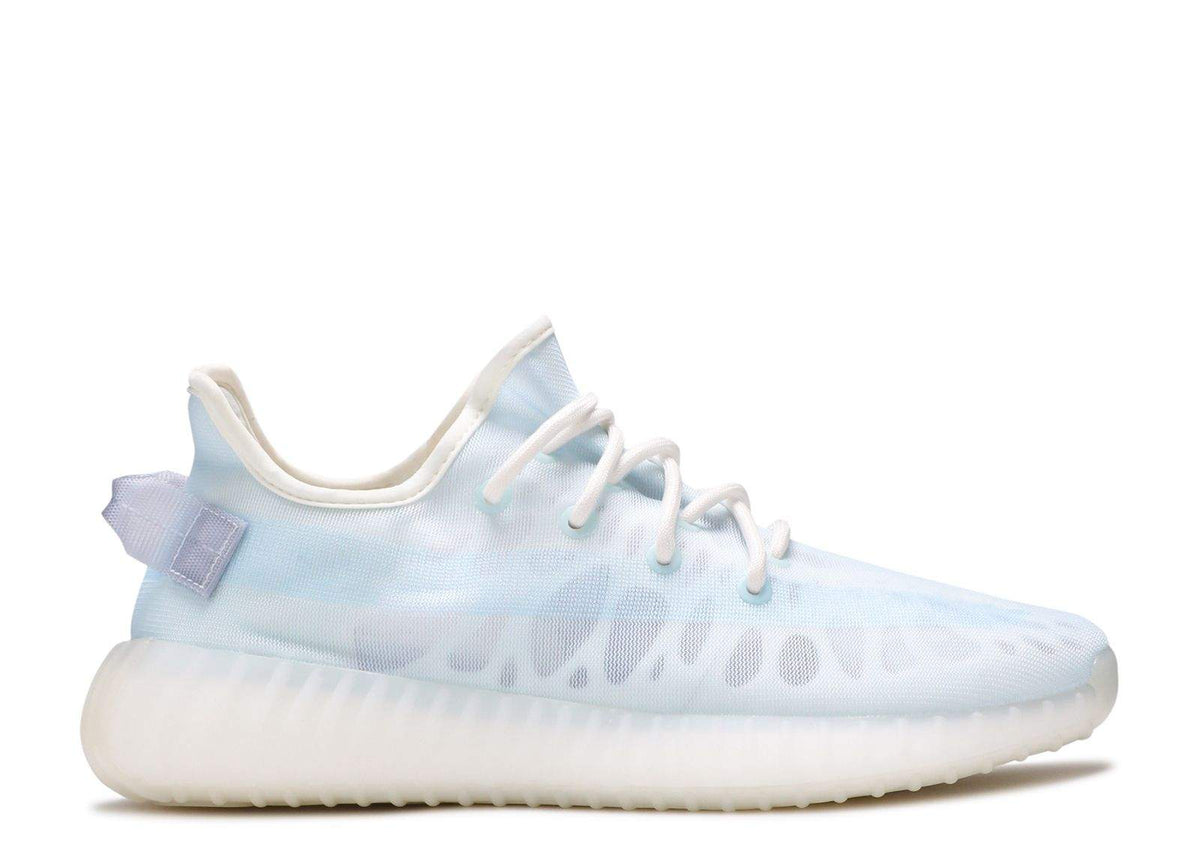 Yeezy Boost 350 V2 'ono I Sneaker - product image from the listing.