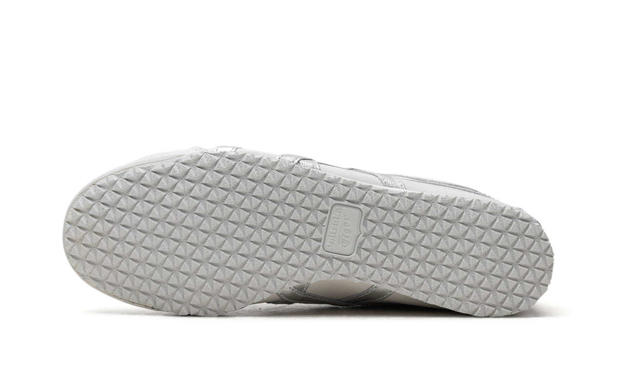 Onitsuka Tiger Tiger Mexico 66 in White Silver 133694 - product image from the listing.