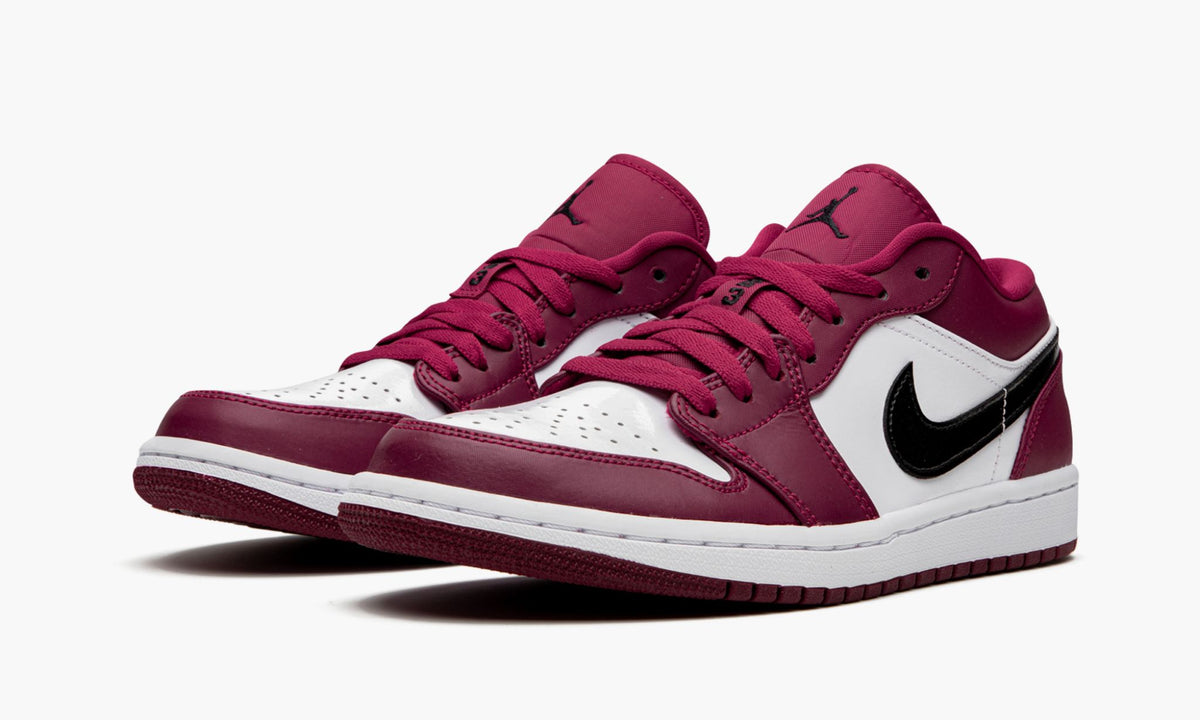 "Noble Red" Air Jordan 1 Low - product image from the listing.