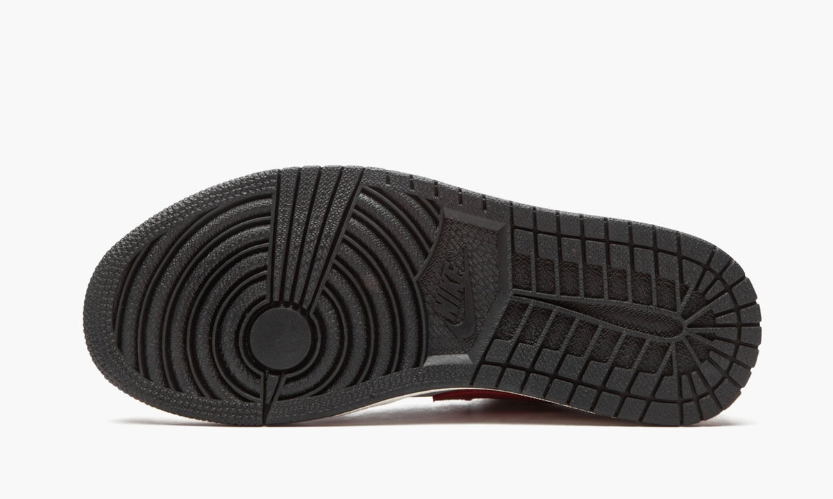 PRM Night Track - Air Jordan 1 Low - product image from the listing.
