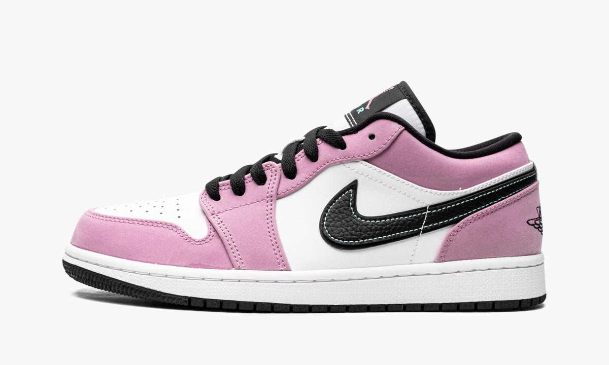 "Violet Shock" Air Jordan 1 Low SE - product image from the listing.
