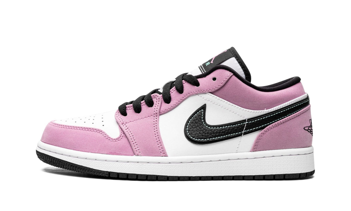"Violet Shock" Air Jordan 1 Low SE - product image from the listing.