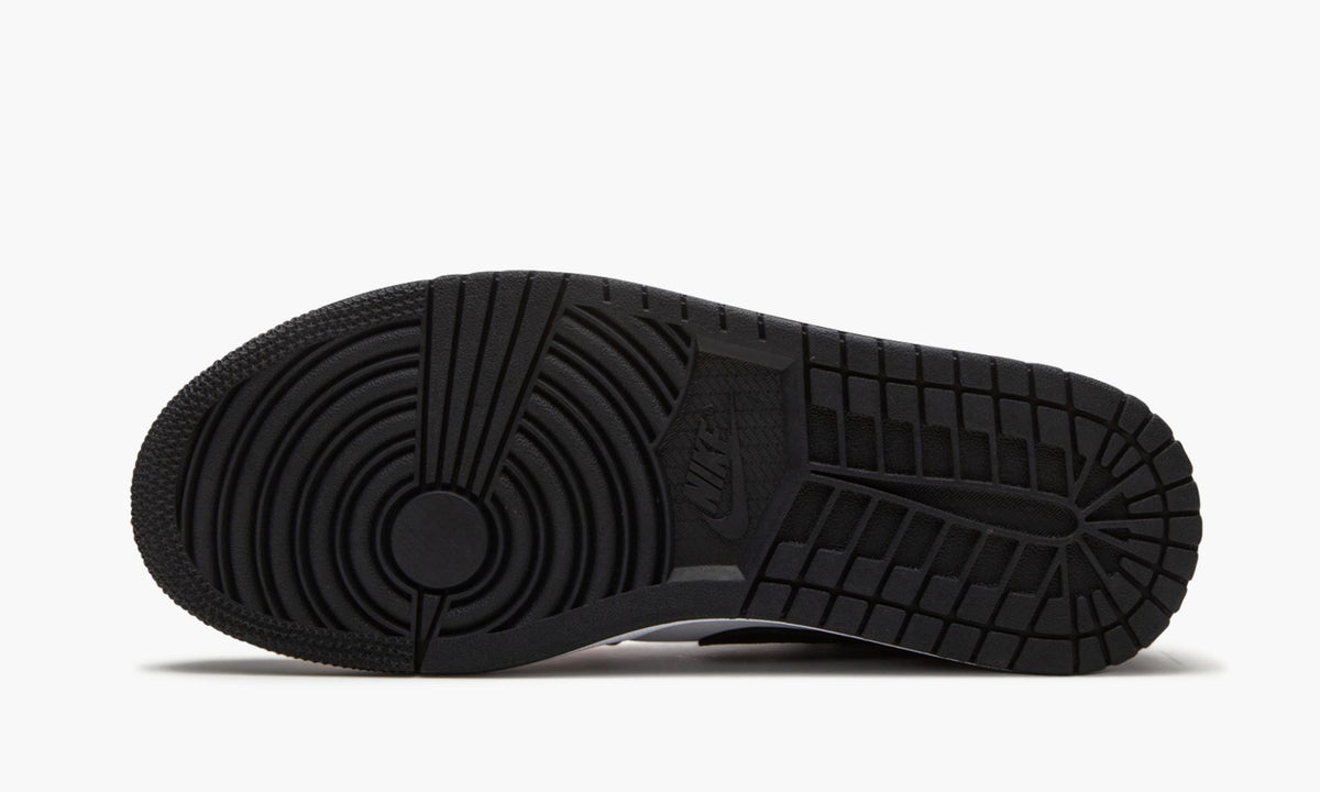 Nothing But Net - Air Jordan 1 Low SE - product image from the listing.