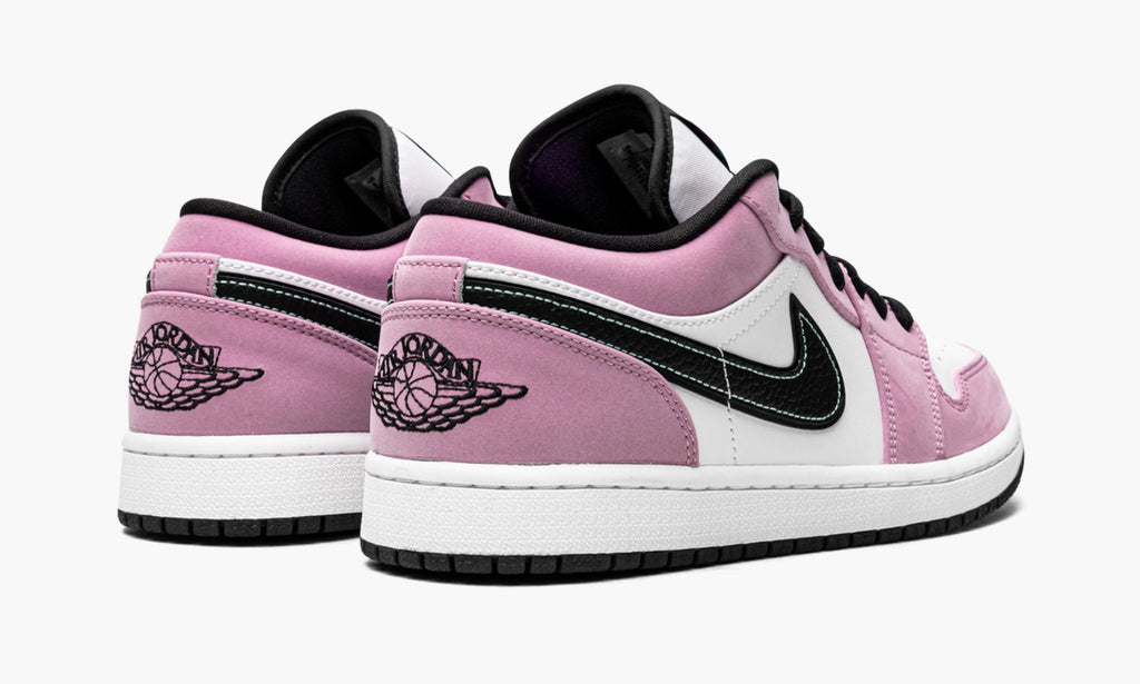 Violet Shock - Air Jordan 1 Low SE - product image from the listing.