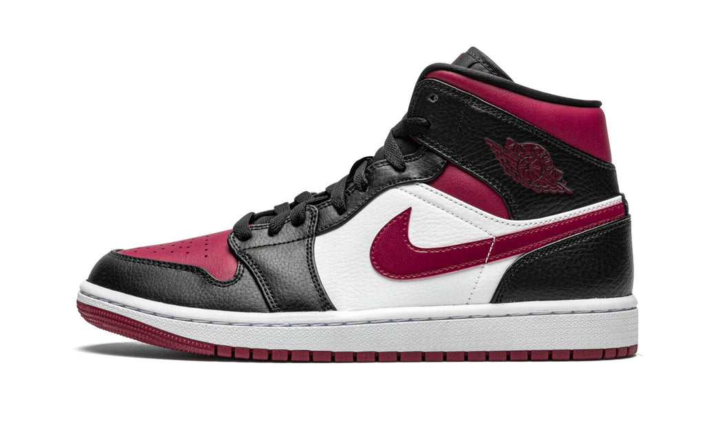"Bred Toe" Air Jordan 1 Mid - product image from the listing.