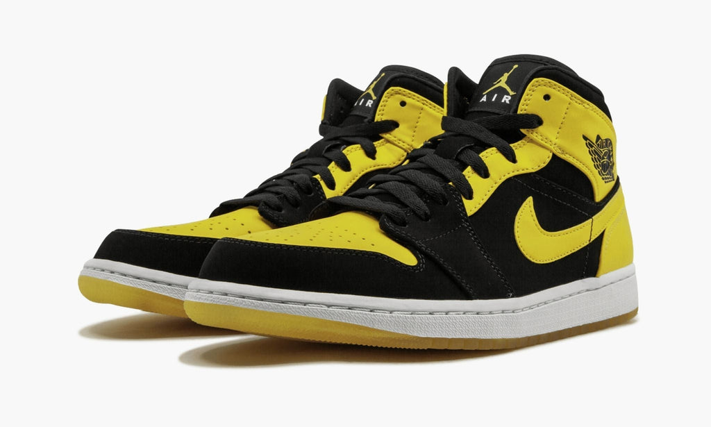"New Love 2017 Release" Air Jordan 1 Mid - product image from the listing.