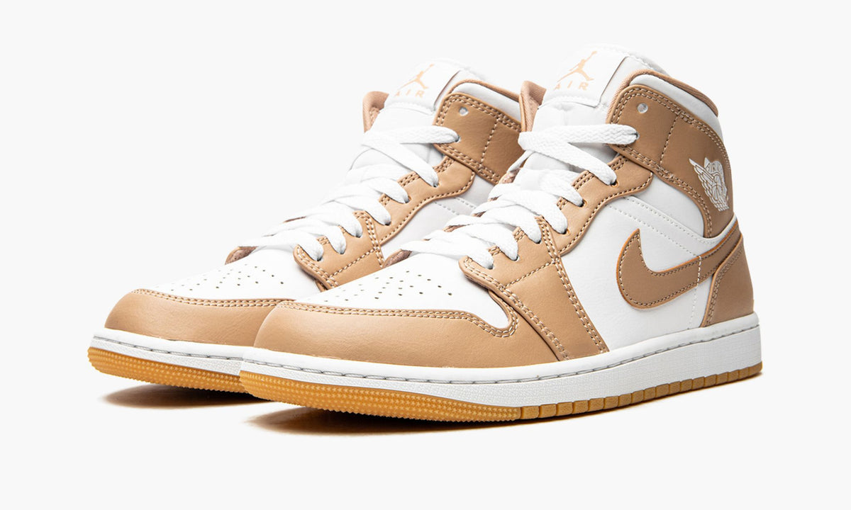 "Tan / Gum" Air Jordan 1 Mid - product image from the listing.