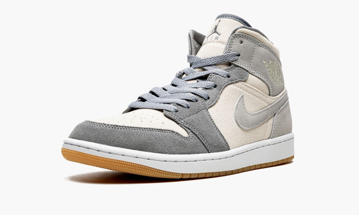 "Coconut Milk" Air Jordan 1 MID SE - product image from the listing.
