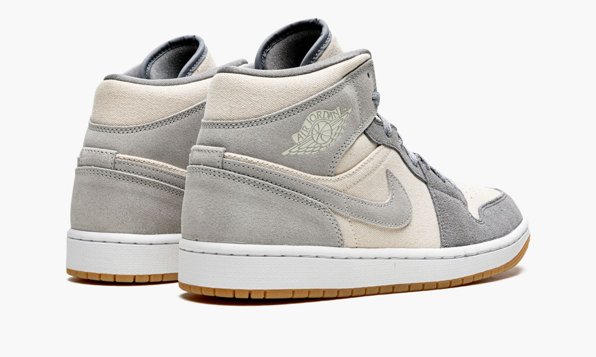 "Coconut Milk" Air Jordan 1 MID SE - product image from the listing.