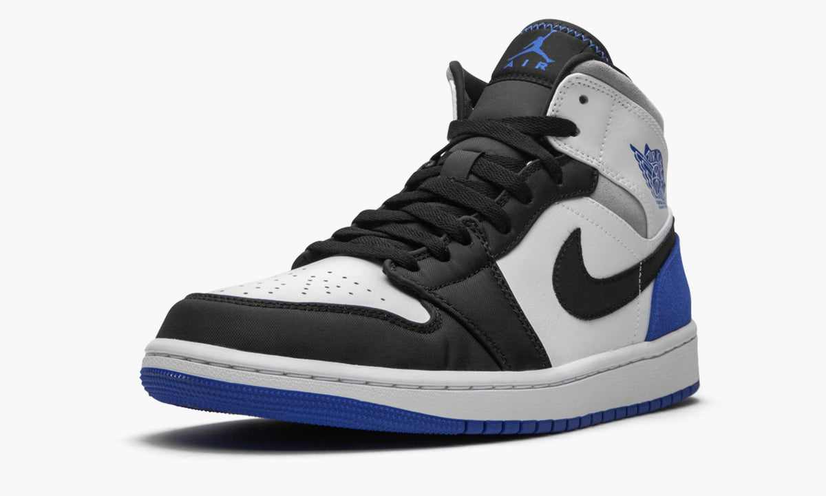 "Game Royal Black Toe" Air Jordan 1 Mid SE - product image from the listing.